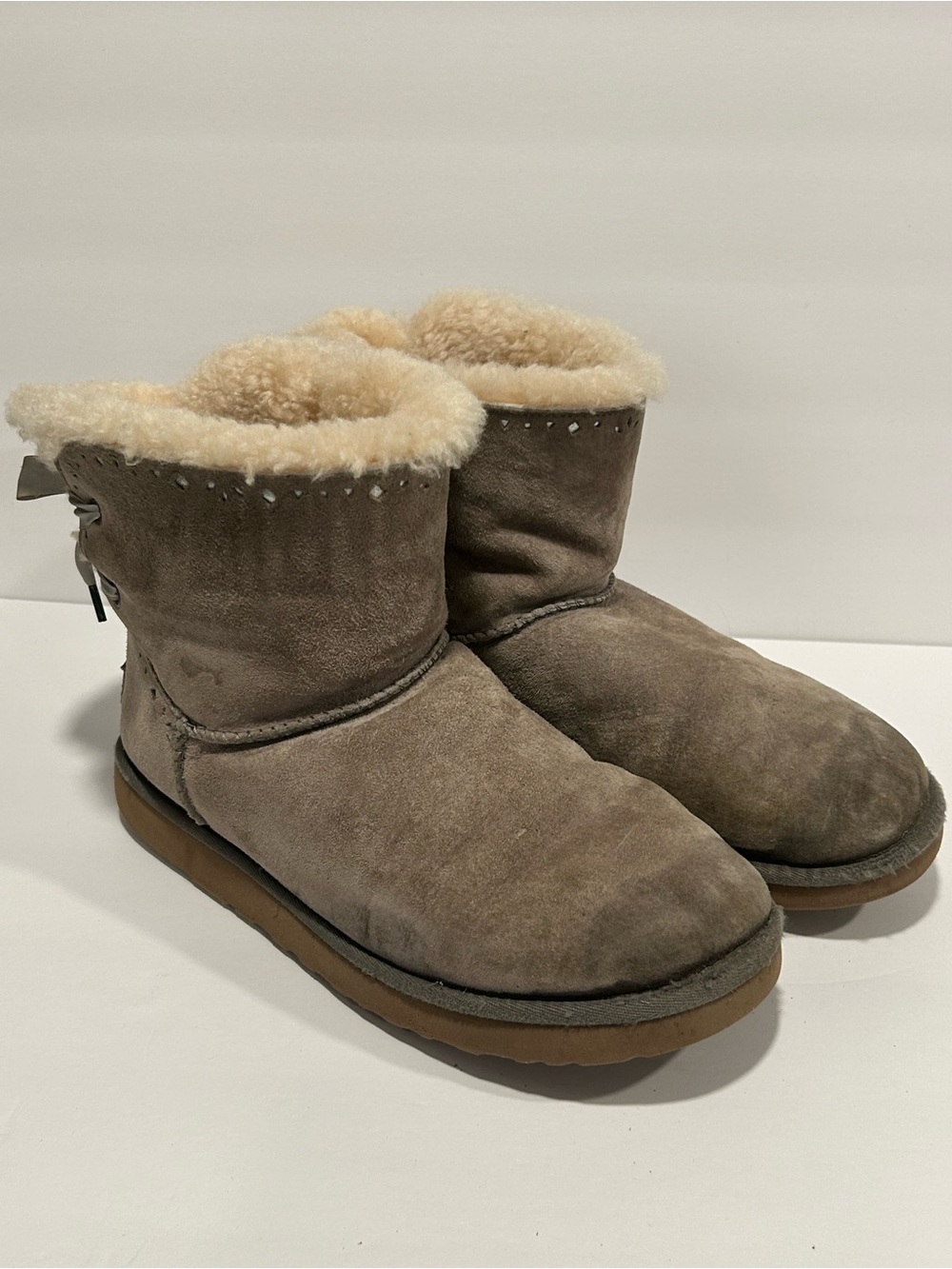 UGG Dixi Flora Perf Ankle Boots Suede Sheepskin Ribbon Bow Grey Chestnut W10